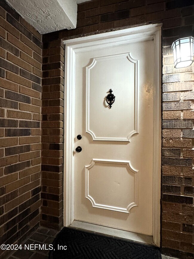 Building Photo - 6000 San Jose Blvd