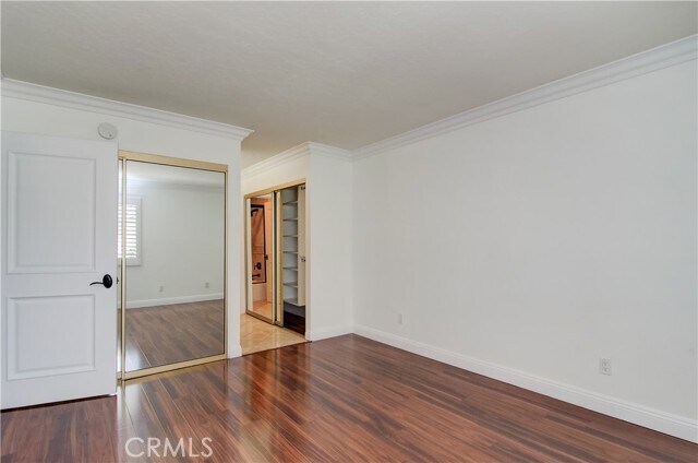 Building Photo - 8566 Fallbrook Cir