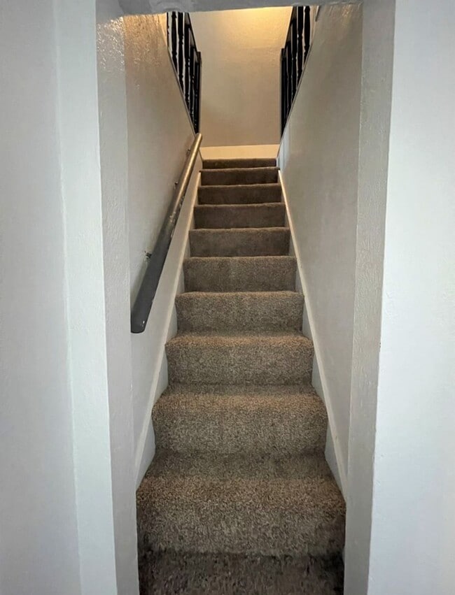 Building Photo - 3885 Park St