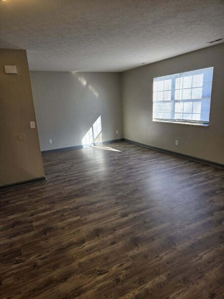 Building Photo - 32 Scioto Dr