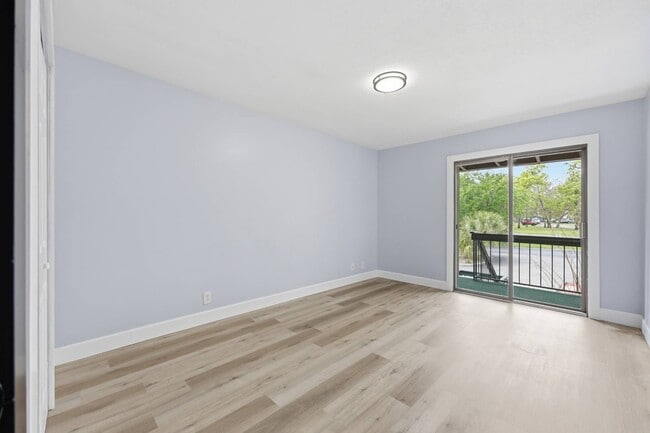 Building Photo - 8753 Como Lake Dr