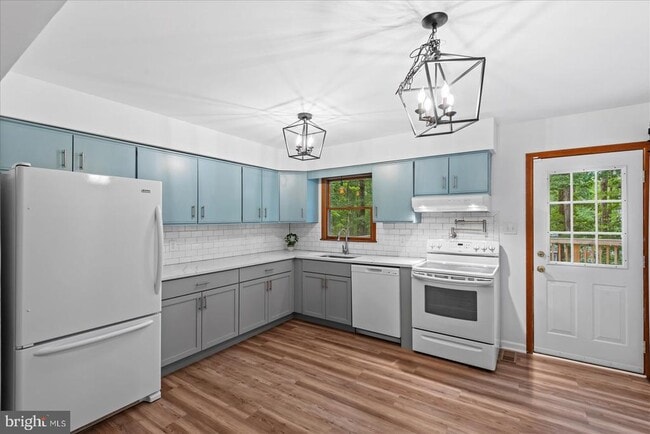 Building Photo - 65 Wades Run
