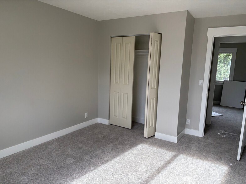 Building Photo - 9185 S Quail Hollow Dr