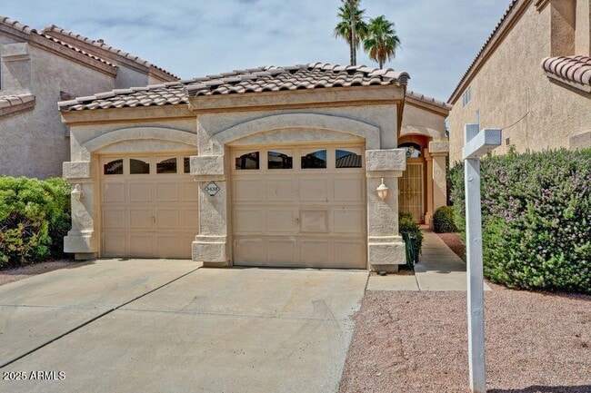 Primary Photo - 3438 E Rockwood Dr