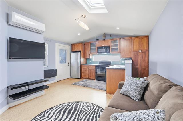 Building Photo - 1617 Oak Creek Dr