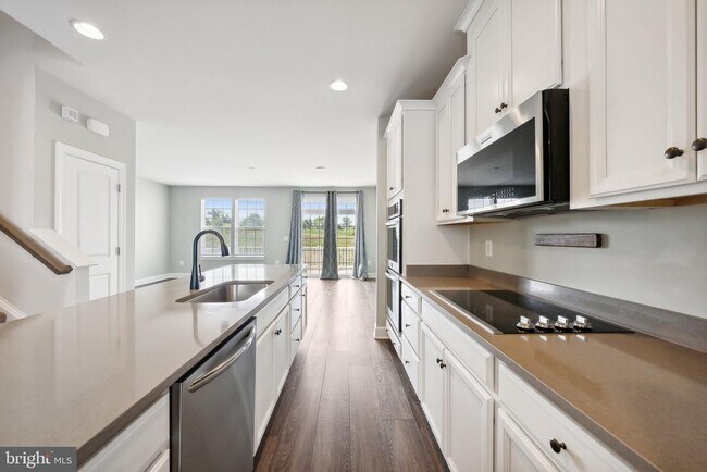 Building Photo - 13827 Litespeed Way