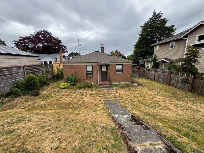 Building Photo - 6227 53rd Ave NE