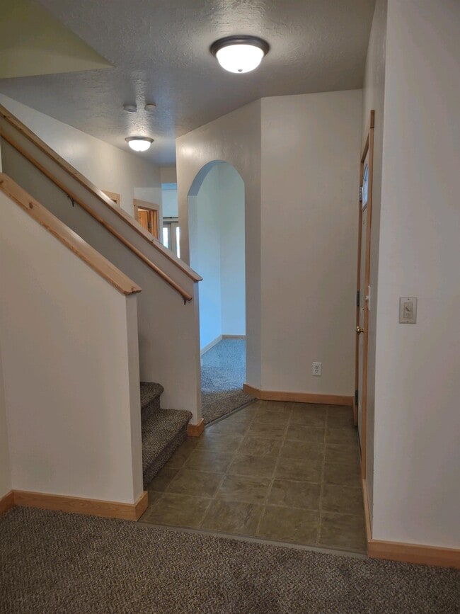 Building Photo - 155 Mulligan Ln