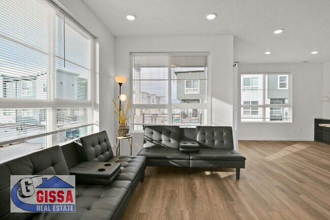 Building Photo - 1.5 year old townhome with 3 bedrooms, 2 1/2 bathrooms, 2-car garage at Victory Ridge available NOW!