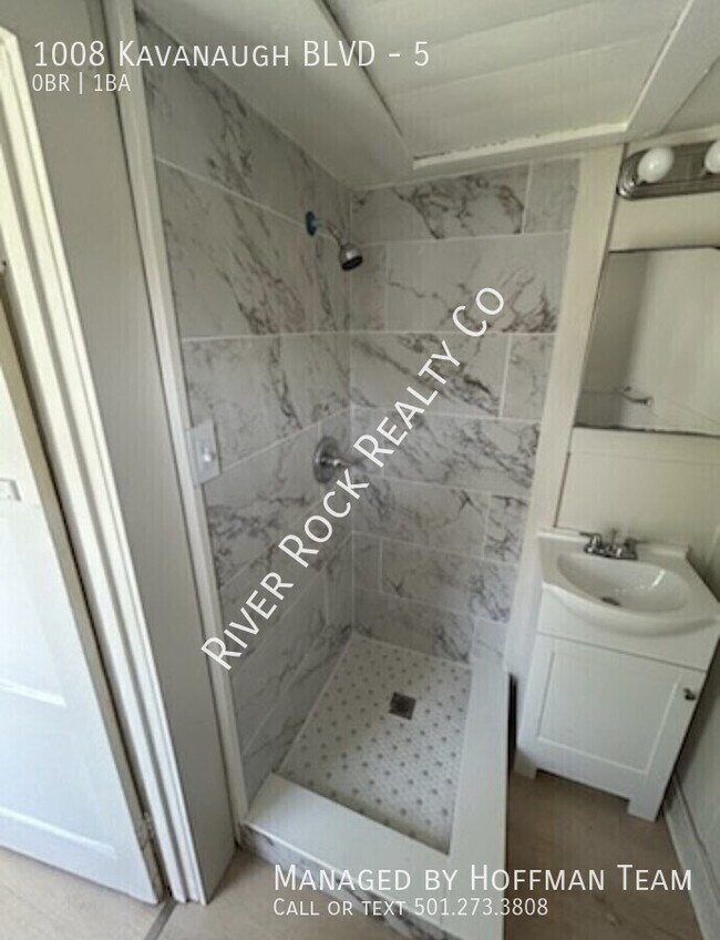 Building Photo - 1008 Kavanaugh Blvd