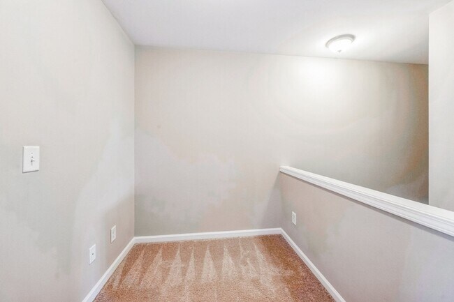 Building Photo - Spacious 3BR Townhome in Apex