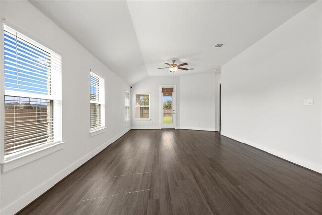 Building Photo - 122 Patrick Herndon Dr