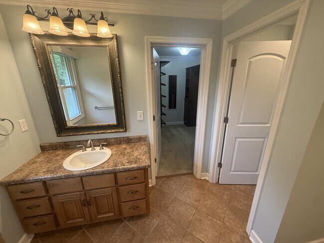 Building Photo - 304 Bellingrath Dr SW