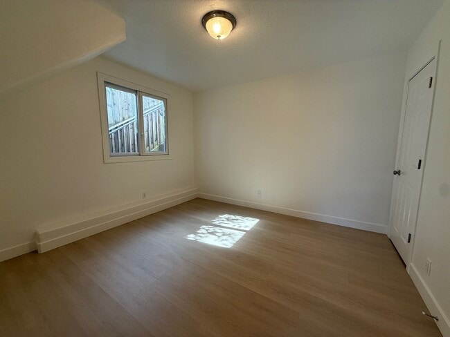 Building Photo - 55-57 Bayo Vista Way