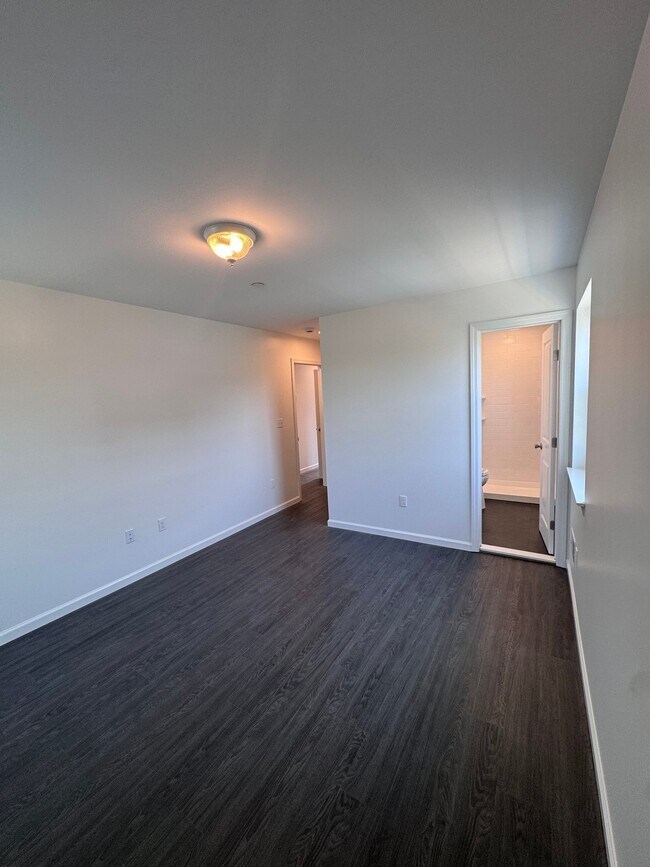 Building Photo - 3-42 B 46 St