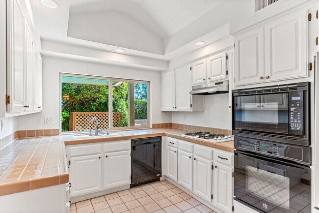 Building Photo - 1539 Mallorca Dr