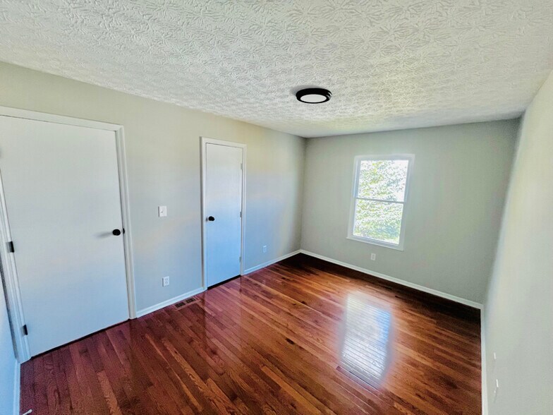 Building Photo - 2308 Sundew Ave