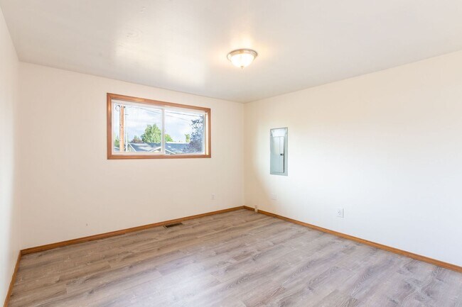 Building Photo - 8024 Florida Dr