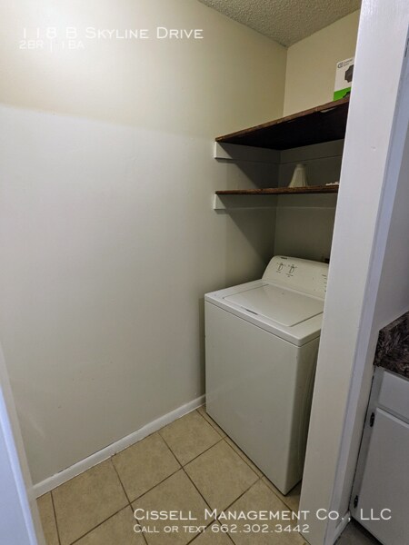 Building Photo - 118B Skyline Dr.