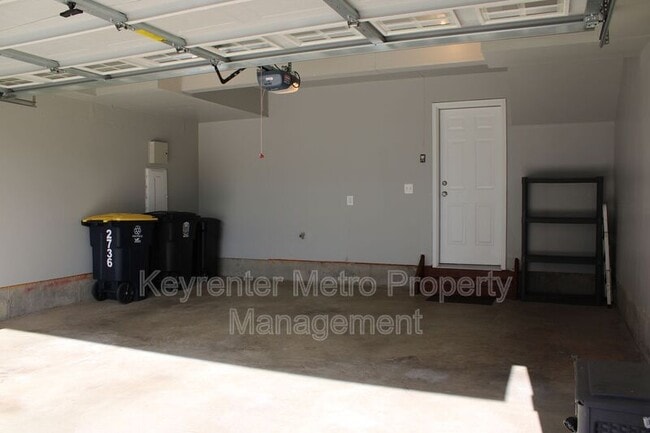 Building Photo - 2736 Pinebrook Rd