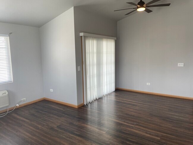 Building Photo - 1723 Silverstone Dr