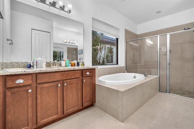 Building Photo - 1281 SW 113th Way