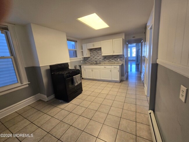 Building Photo - 162 Kearny Ave