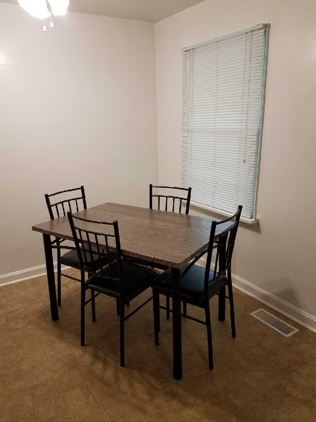 Dining Table - 2304 Lakewood Ave