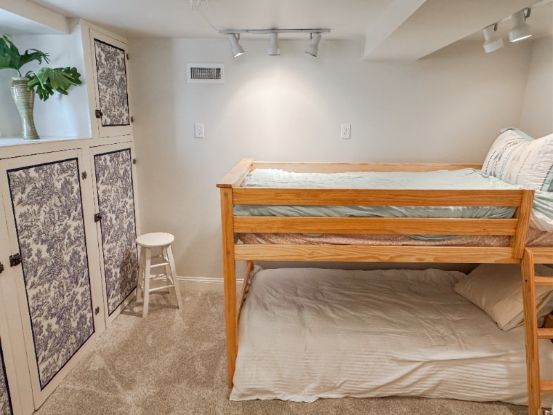 Building Photo - 835 Ouray Ave