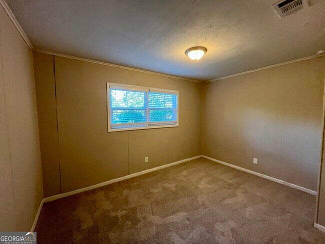 Building Photo - 6107 Shadow Glen Ct SW
