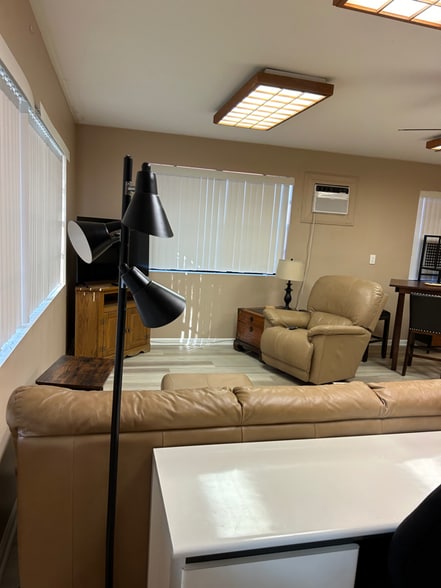 Building Photo - 630 NW 7th Ave