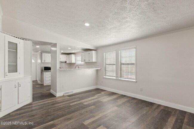 Building Photo - 97119 Diamond St
