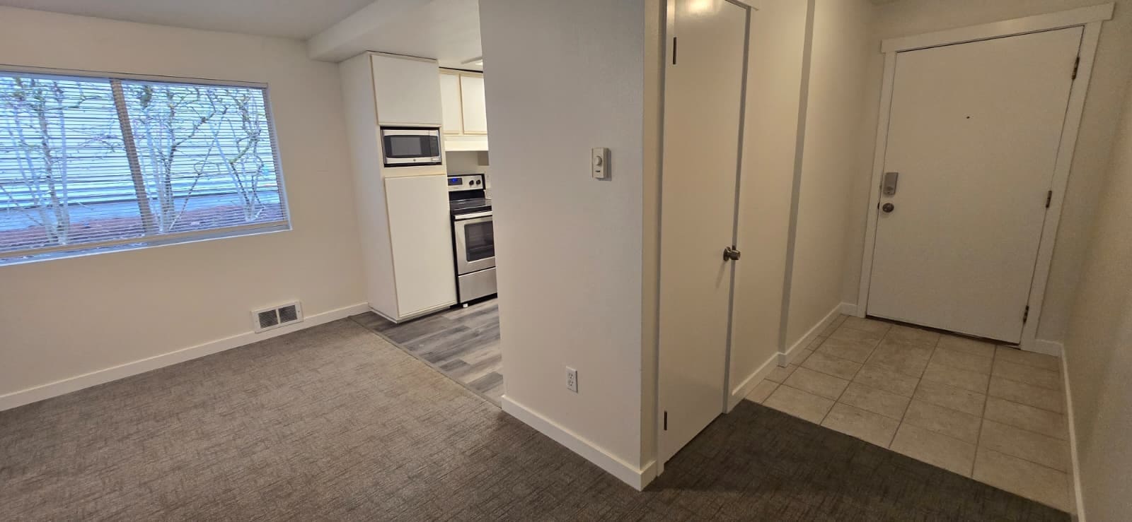 Building Photo - 13821 SE Allen Rd