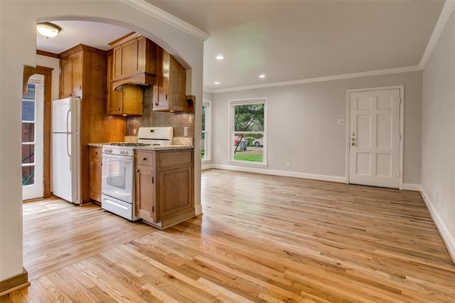 Building Photo - 5928 Penrose Ave