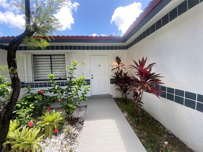 Building Photo - 10225 SW 144th Ct