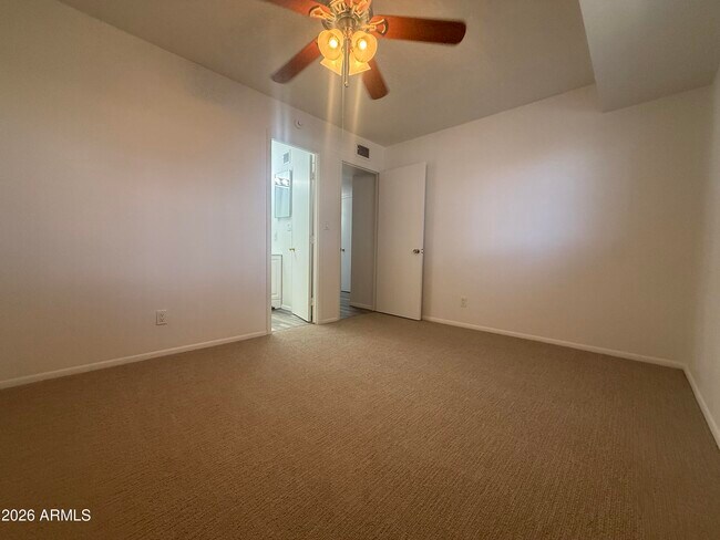 Building Photo - 1577 W Hazelwood St