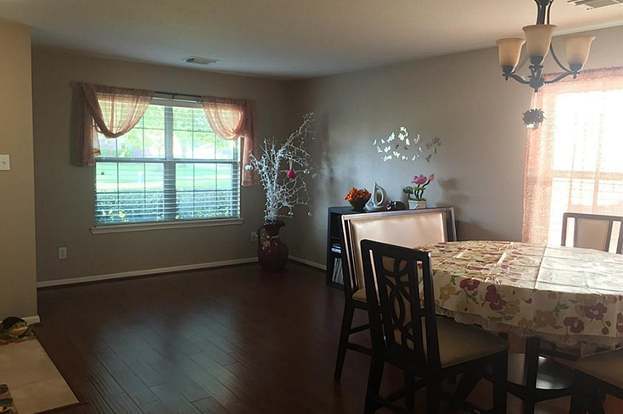 Building Photo - 21235 Bending Green Way