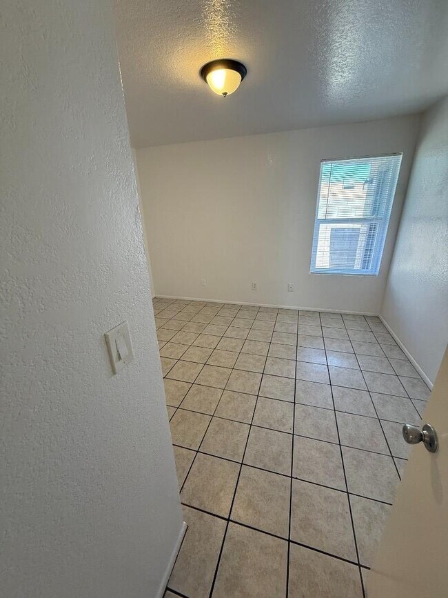 Building Photo - 2 bedroom in Mesa AZ 85201
