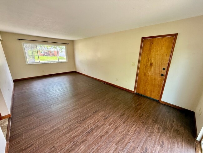 Building Photo - 70 Kesling Dr