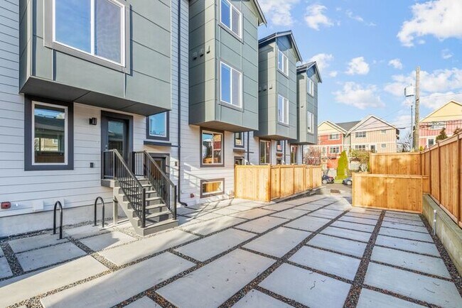 Building Photo - Stunning Brand-New Ballard Townhome with Air Conditioning