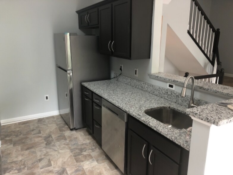 Building Photo - 14717 Hampshire Hall Ct
