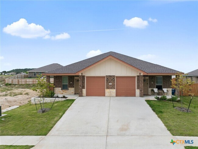 Building Photo - 126 Leon Ln