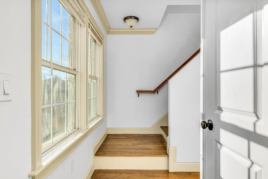 Building Photo - 2593 Washington St
