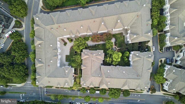 Building Photo - 4551 Strutfield Ln