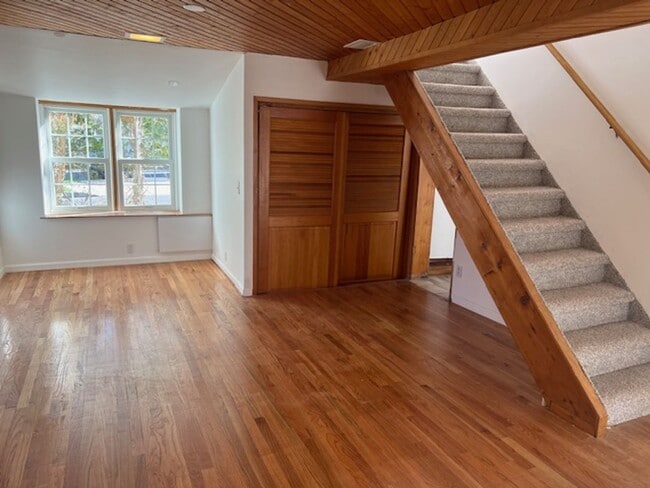 Building Photo - Beautiful Landale 4 Bedroom Single with 2 car garage for rent $3,450/month