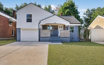 Building Photo - 2312 Cashion Pl