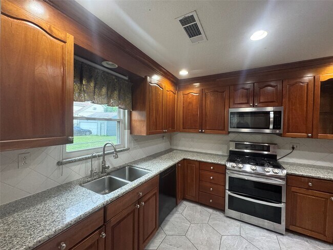 Building Photo - 4387 Harvest Ln