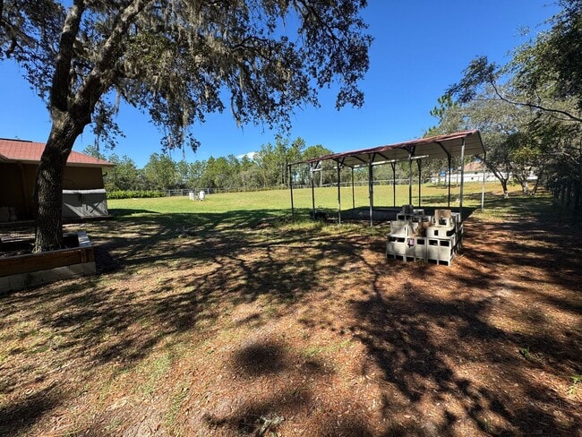 Building Photo - Gorgeous and Beautifully Maintained 3/2 Home on Close to an Acre