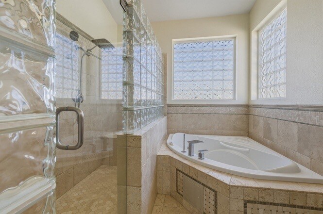 Building Photo - 1433 Jayhawk Ln