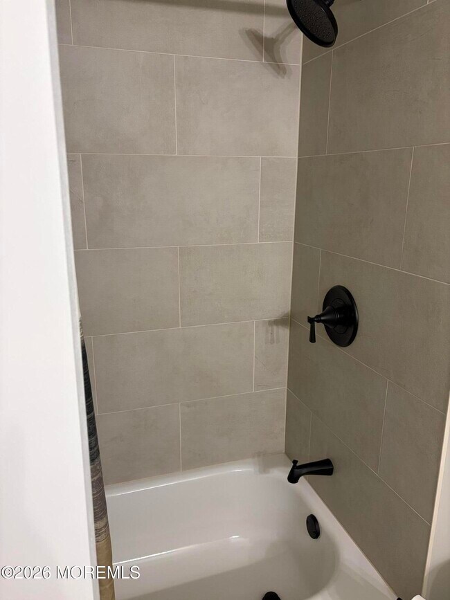 Building Photo - 204 Covered Bridge Blvd